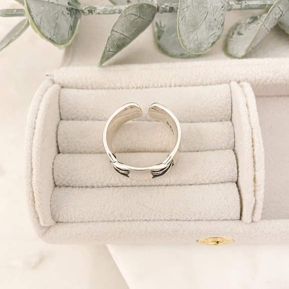 925 Sterling Silver Lace Up Ring Criss Cross Ring Modern Minimalist Ring - Picture 8 of 11